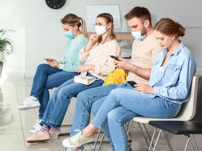 dobry dentysta katowice - kolejka pacjentów do kliniki uśmiechu w Chorzowie
