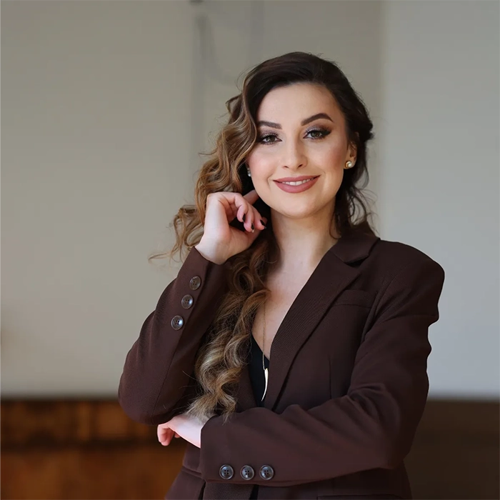 Dr. Kamila